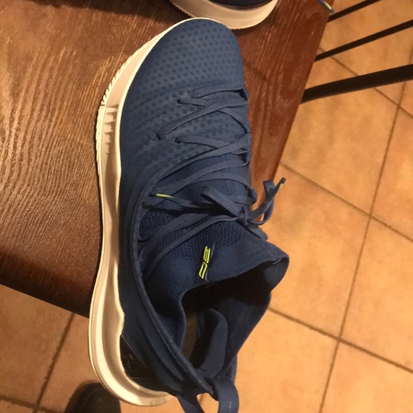 Stephen Curry 5 Under Amor - Picture 4 of 4